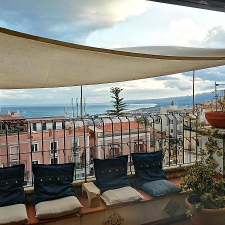Aly Art Apartment Taormina Duomo, Gulf & Etna View Экстерьер фото