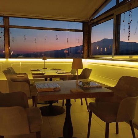 Aly Art Apartment Taormina Duomo, Gulf & Etna View Экстерьер фото