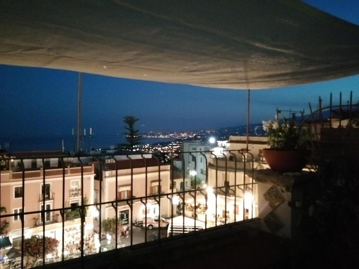 Aly Art Apartment Taormina Duomo, Gulf & Etna View Экстерьер фото
