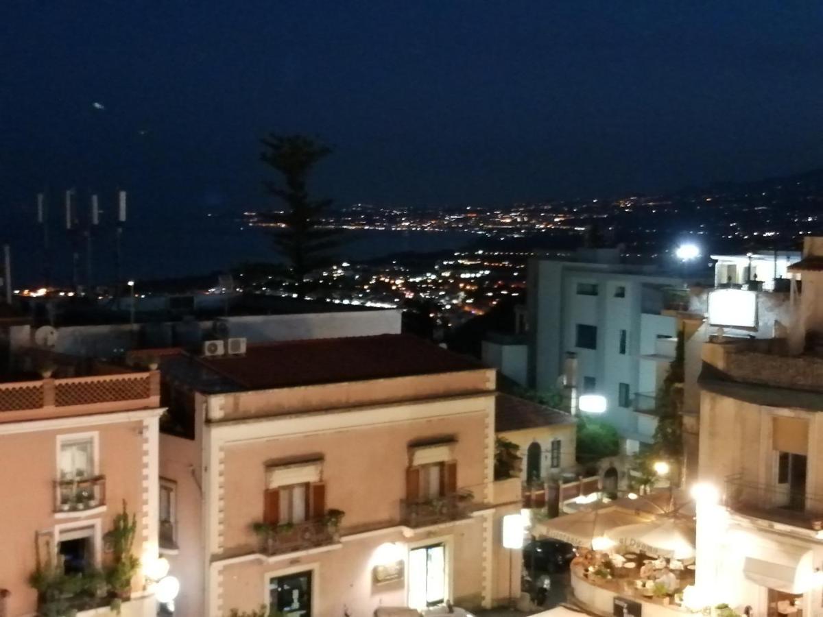 Aly Art Apartment Taormina Duomo, Gulf & Etna View Экстерьер фото