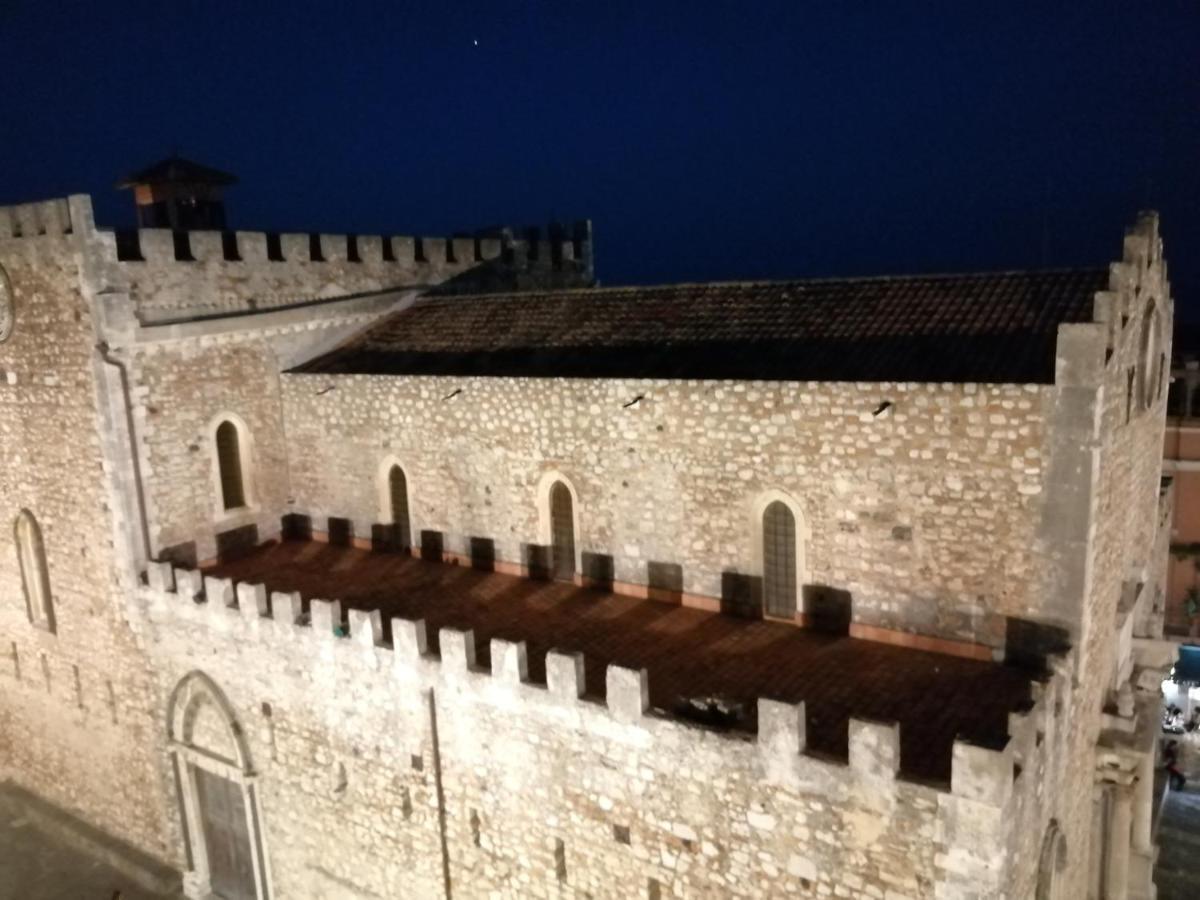 Aly Art Apartment Taormina Duomo, Gulf & Etna View Экстерьер фото