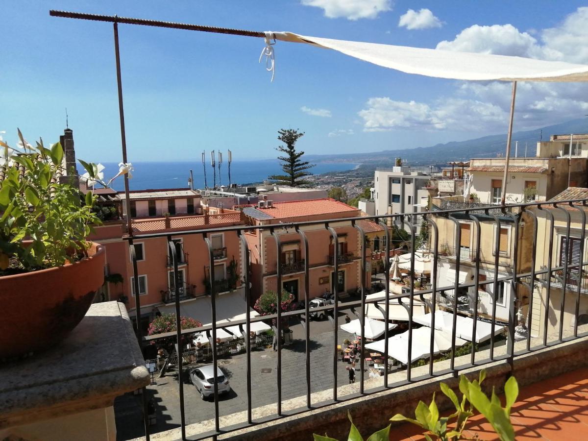 Aly Art Apartment Taormina Duomo, Gulf & Etna View Экстерьер фото