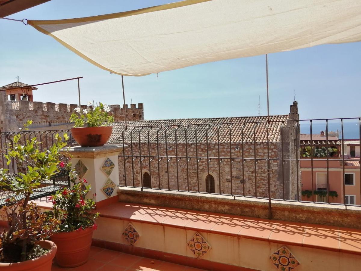 Aly Art Apartment Taormina Duomo, Gulf & Etna View Экстерьер фото