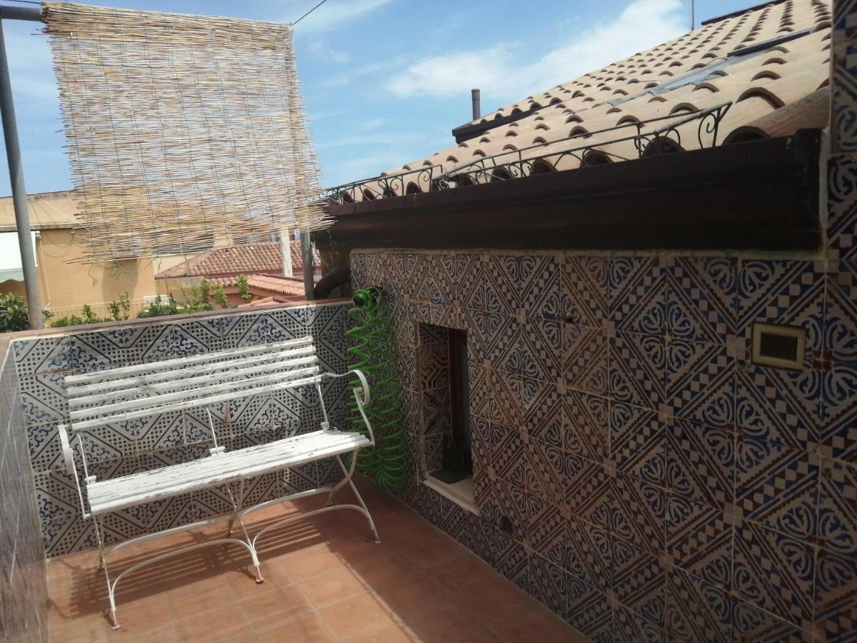 Aly Art Apartment Taormina Duomo, Gulf & Etna View Экстерьер фото