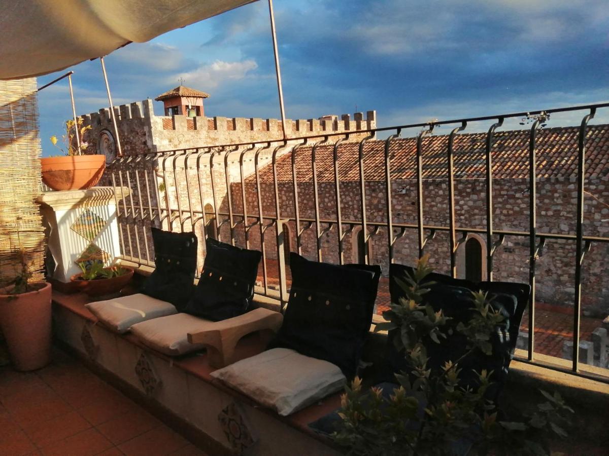 Aly Art Apartment Taormina Duomo, Gulf & Etna View Экстерьер фото
