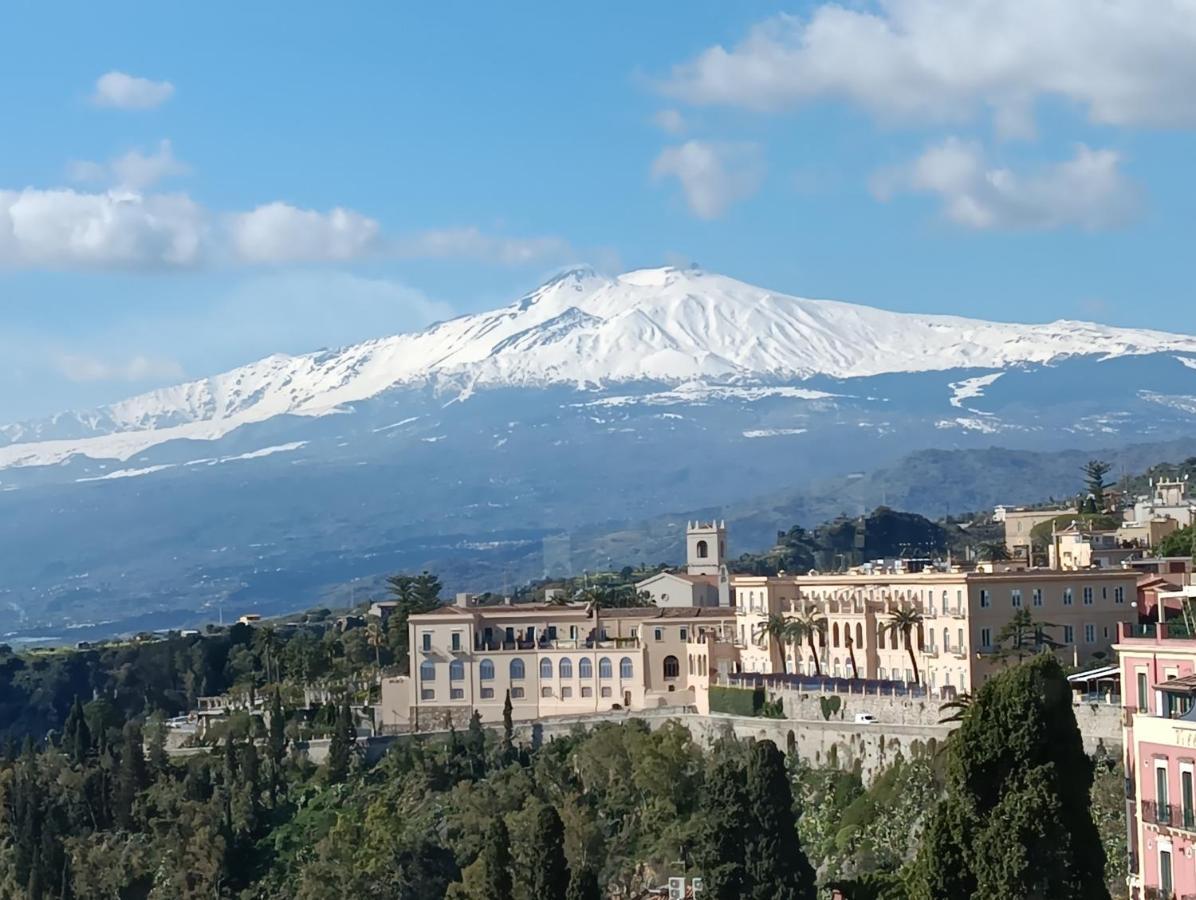 Aly Art Apartment Taormina Duomo, Gulf & Etna View Экстерьер фото